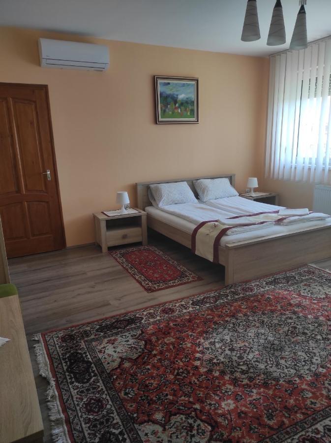 Maros Vendeghaz Hotel Mórahalom Buitenkant foto